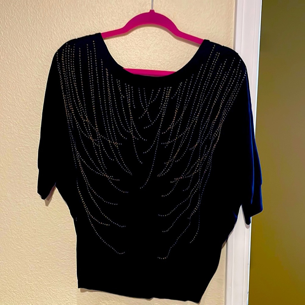 Copper Key, Medium, black blouse w/small detail gold beads